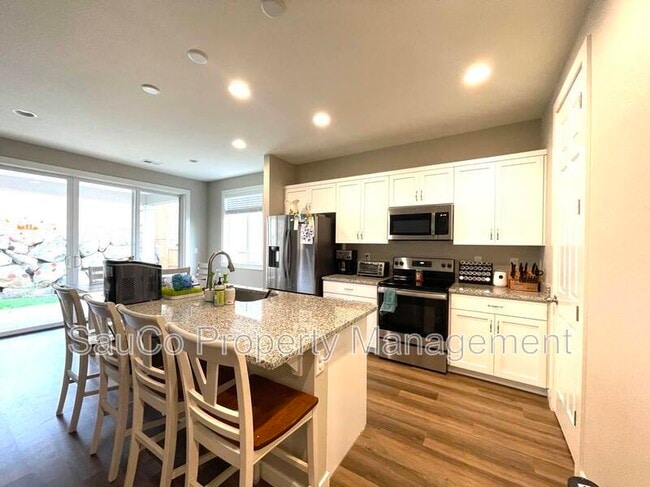Building Photo - 35301 Fairfield Ct