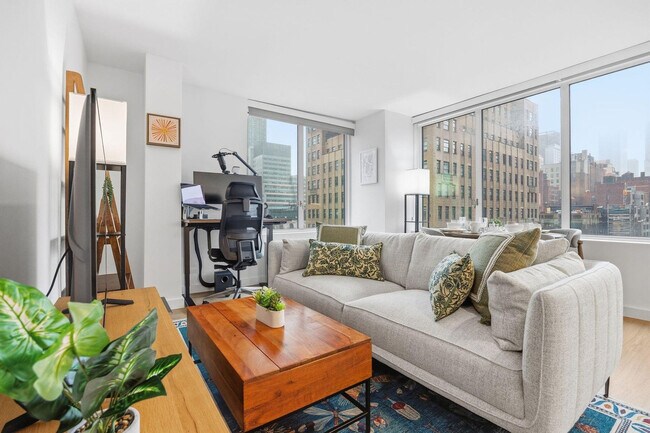 Building Photo - 68 W 37th St