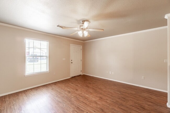 Foto del edificio - 2763 Oakview Rd