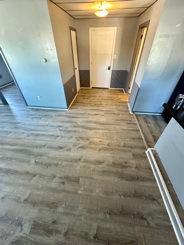 Foto del edificio - 102 S Main St