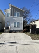 Building Photo - 815 31st Ave N