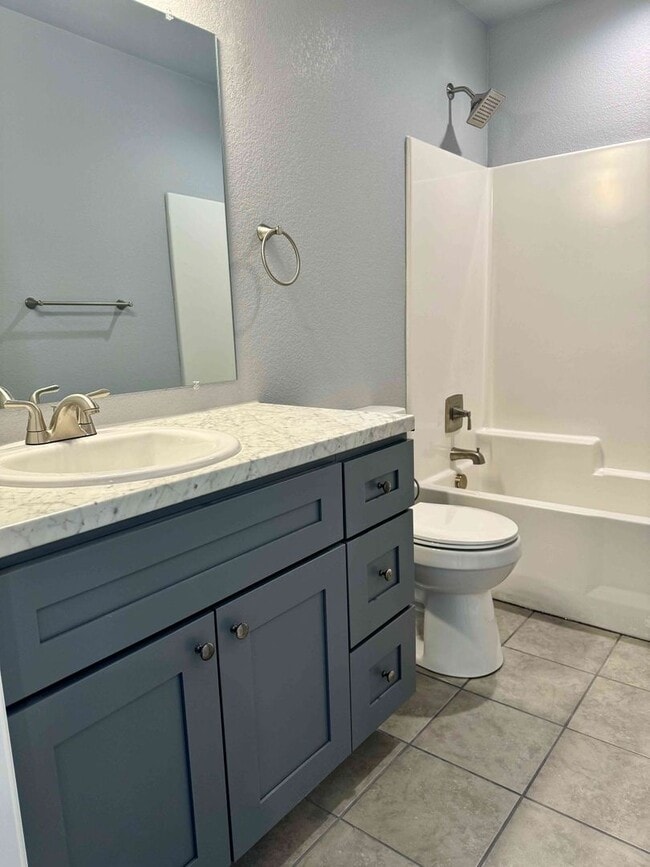 Building Photo - 324-326 W Coral Dr