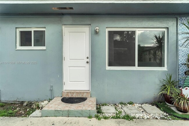 Building Photo - 634 SW 10th St