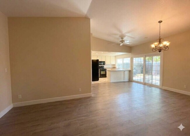 Foto del edificio - 4901 Autumntree Ct