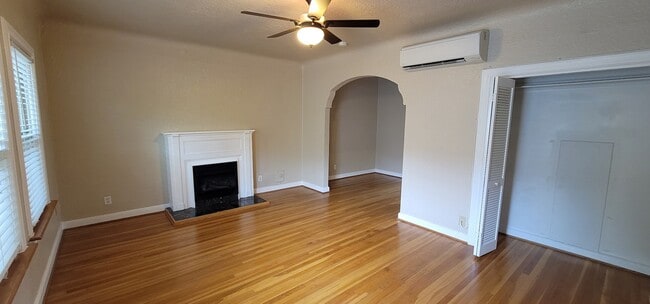 Hardwood Floors & Gas Fireplace - 2000 Forest Park Blvd