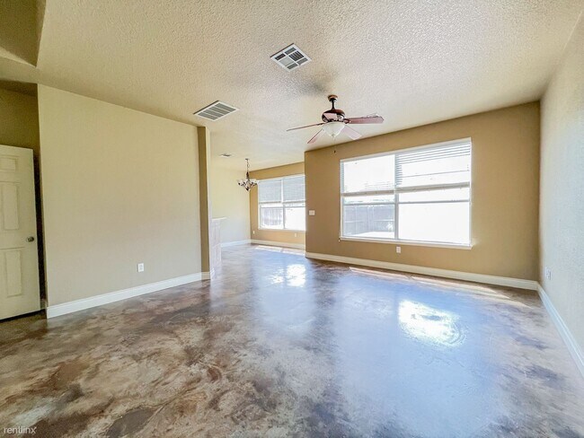 Building Photo - 3 br, 2.5 bath House - 190 Prairie Springs...