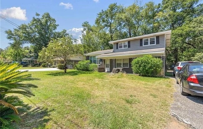 Building Photo - 664 Momote Dr W