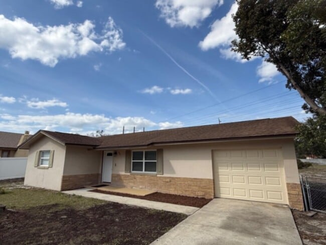 Fully Remodeled 3 Bed, 2 Bath, Garage! ALL NEW INSIDE - Fully Remodeled 3 Bed, 2 Bath, Garage!  ALL NEW INSIDE House