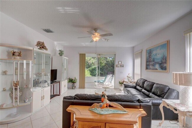 Foto del edificio - 6789 SE Warwick Ln