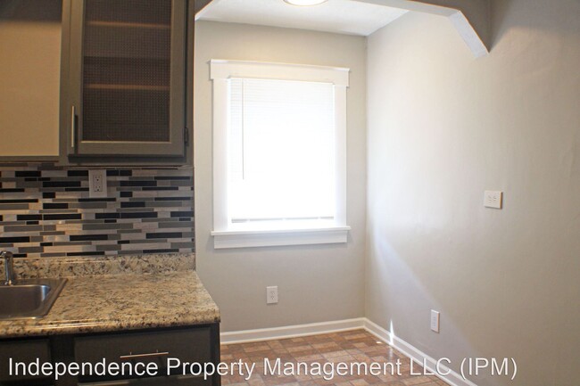 Building Photo - 3 br, 1 bath House - 2720 Dwight Avenue