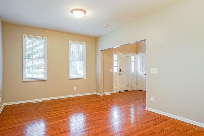 Foto del edificio - 2421 Barton Oaks Dr