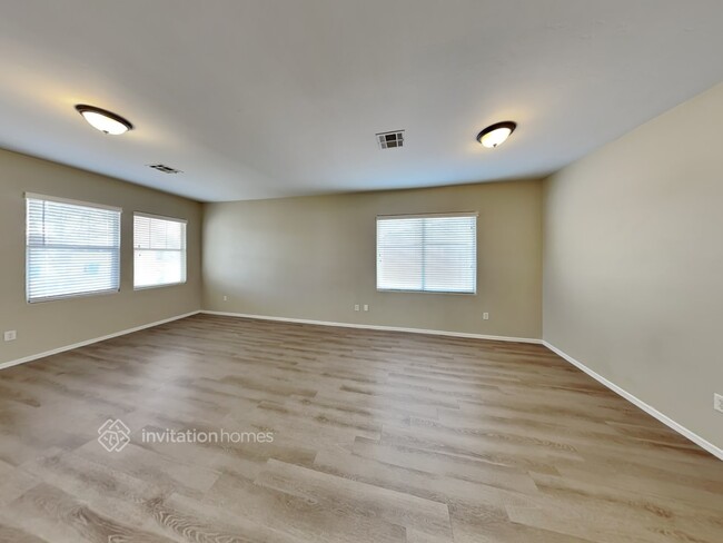 Building Photo - 3431 S Warner Dr
