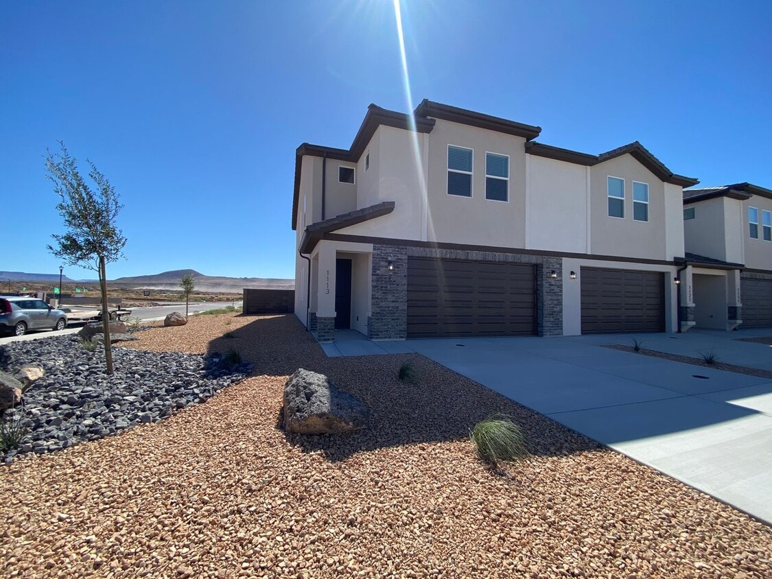 Primary Photo - BRAND NEW 4 BEDROOM TOWNHOME!