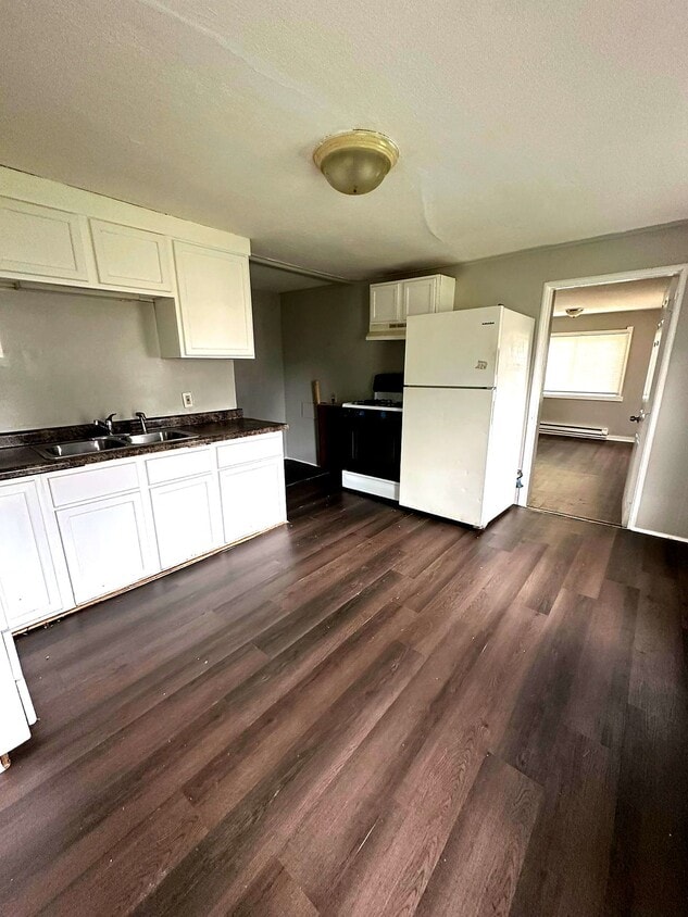 Foto principal - 768 4th St E