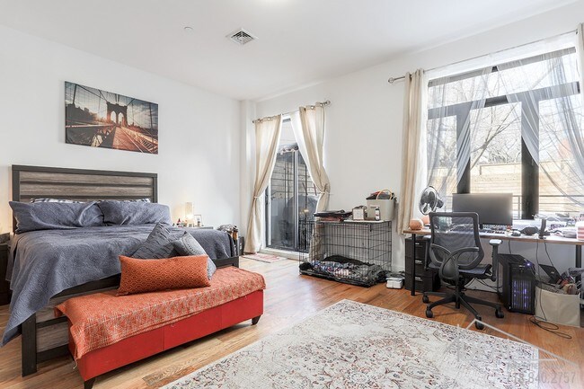 Building Photo - 90 Troy Avenue #1R