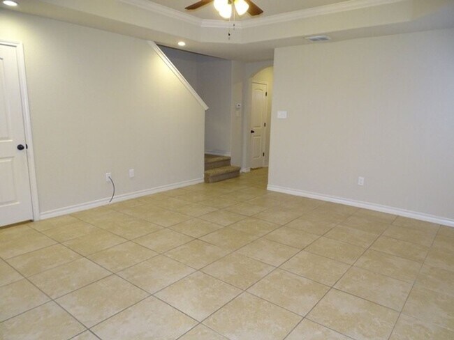 Building Photo - 6639 Mia Way #101, San Antonio, TX. 78233