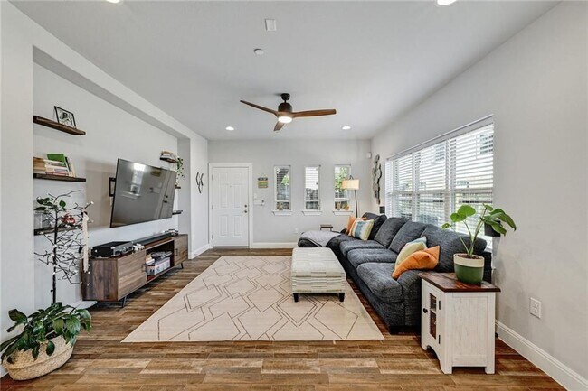 Foto del edificio - 12813 Leatherback Ln