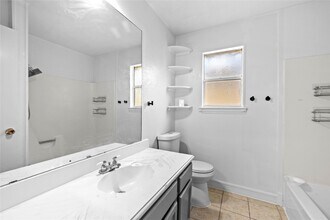 Building Photo - 6327 Lynkat Ln