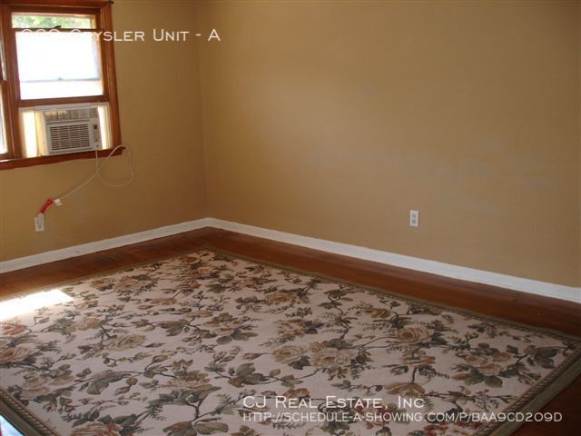 Building Photo - 639 Crysler