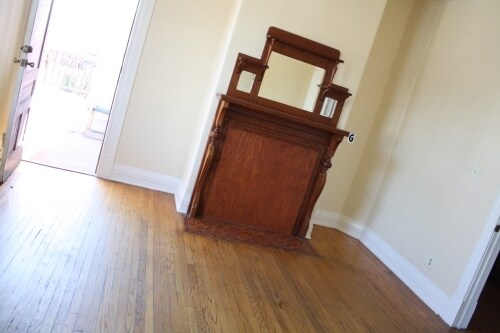 Foto del edificio - 1223 W 23rd St