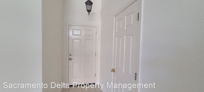 Building Photo - 3 br, 2 bath House - 11 Roma Court