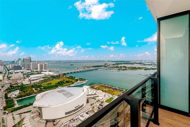 Foto del edificio - 398 NE 5th St