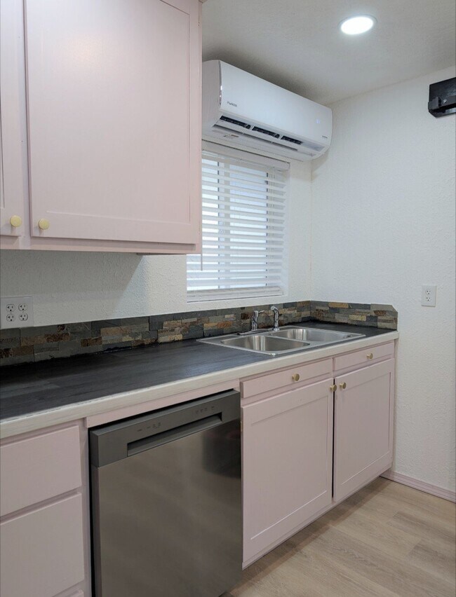 Foto del edificio - 1417 S Kimball Ave