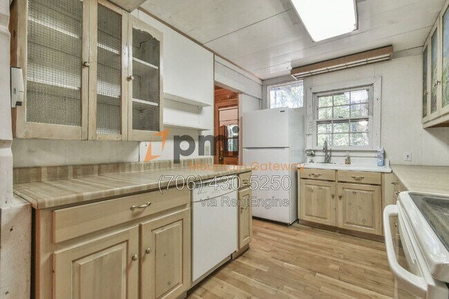 Foto del edificio - 266 Glenridge Dr