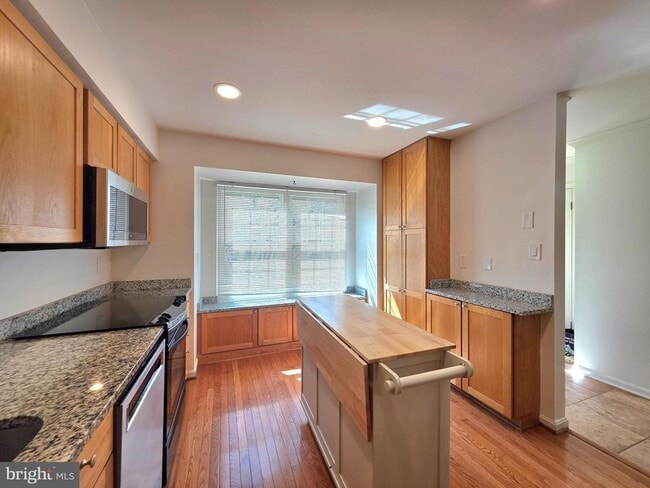 Foto del edificio - 5939 Heatherwood Ct