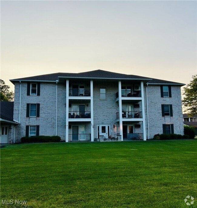 Building Photo - 7404 Eisenhower Dr