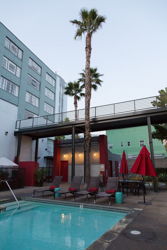 Primary Photo - 420 S San Pedro St