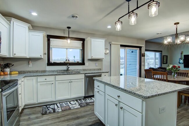 Foto del edificio - 3449 Rosewood Ln