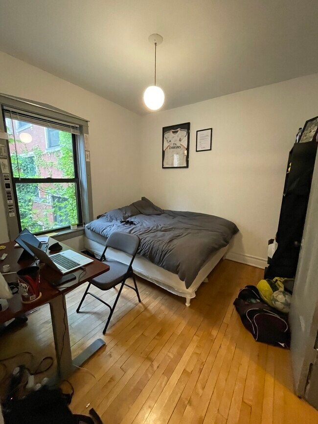 Foto del edificio - 3724 N Sheffield Ave