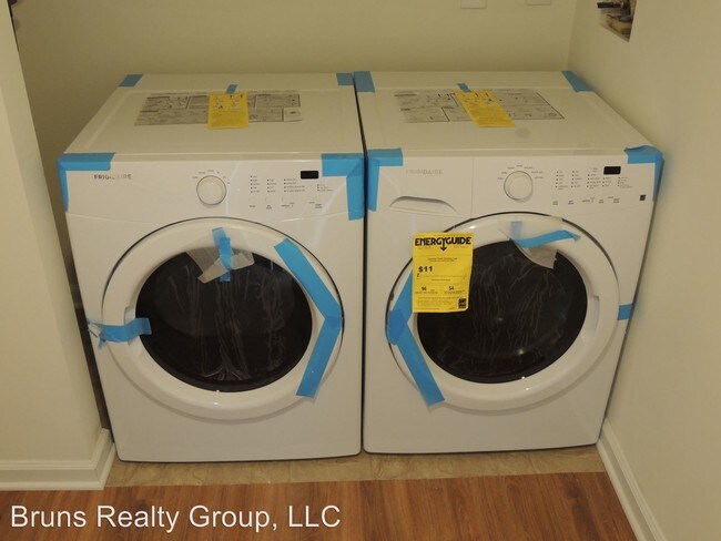 Building Photo - 984 Burdeck St