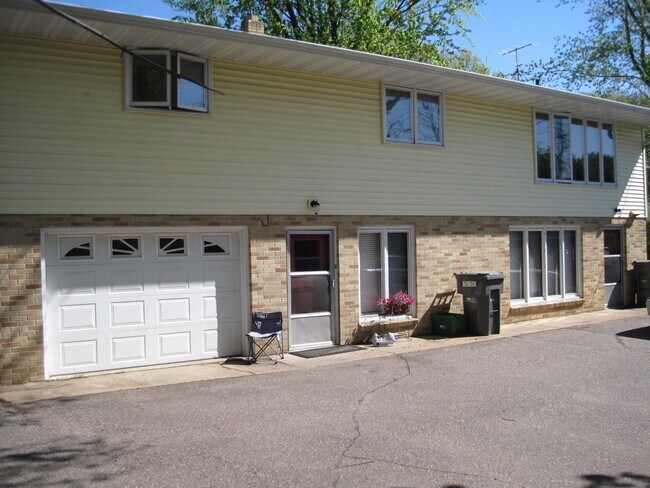 Foto del edificio - 2319 N Hillcrest Pky