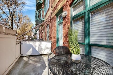 Foto del edificio - 115 E Park Ave