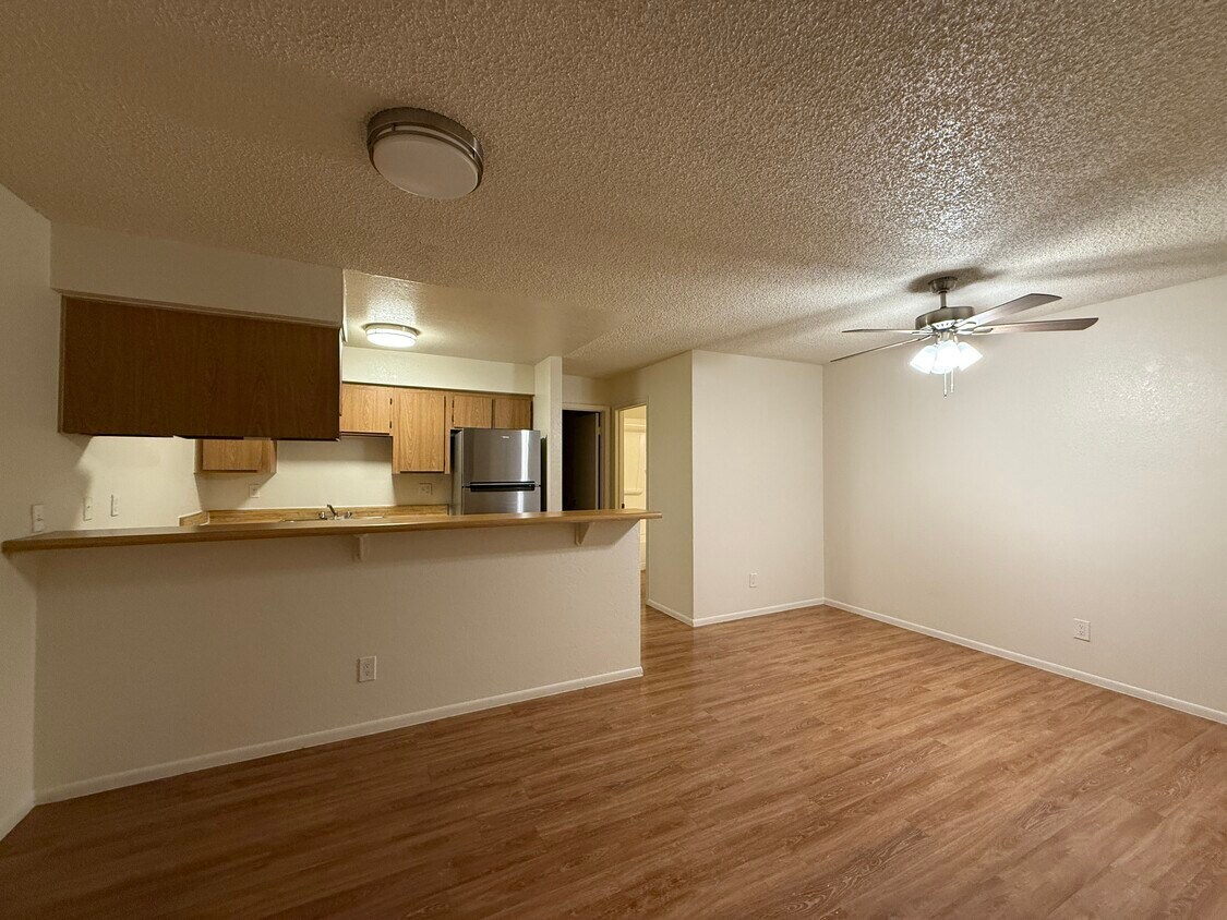 Foto principal - 9860 E Broadway Rd
