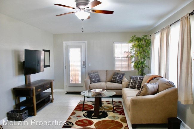 Building Photo - 517 S Tremont St