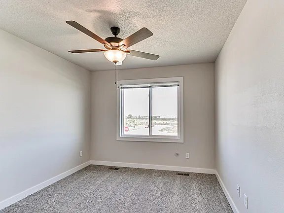 Foto del edificio - 6935 Bluebell Ct