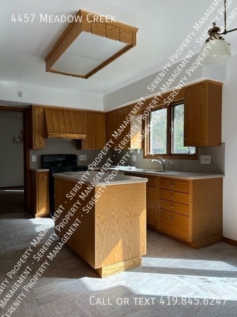 Foto del edificio - Stunning Four Bedroom Home Available NOW!