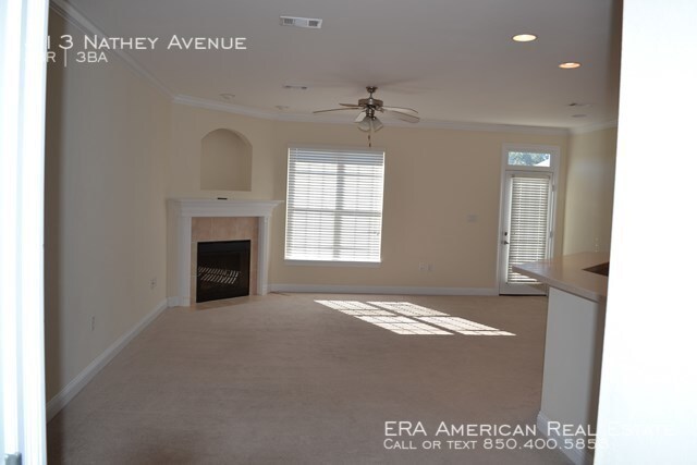 Building Photo - 3 Bed Walton Oaks Townhome!
