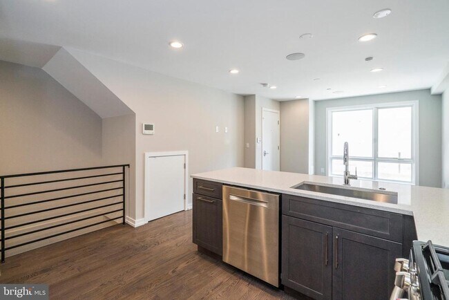 Foto del edificio - 1430 Clymer St