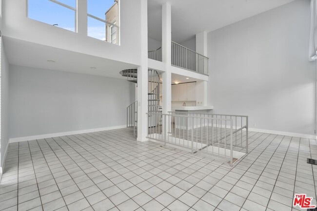 Building Photo - 114 Fleet St