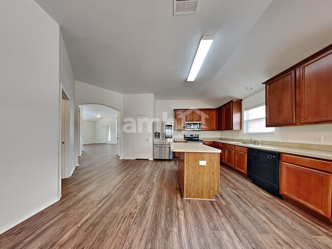 Foto del edificio - 6232 Trinity Creek Dr