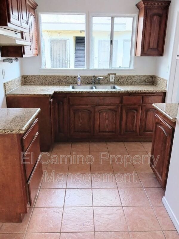 Primary Photo - 15514 S White Ave