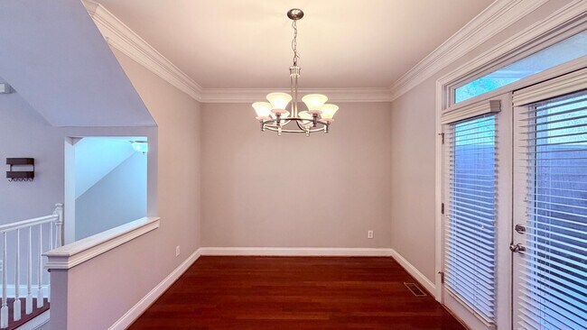 Foto del edificio - Perfect West Midtown Location!  4 Bedroom Townhouse, Granite, Hardwood Floors