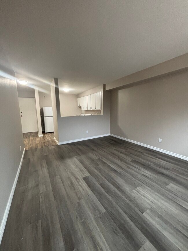 Photo du bâtiment - Renovated 1 Bedroom 1 Bathroom Apartment