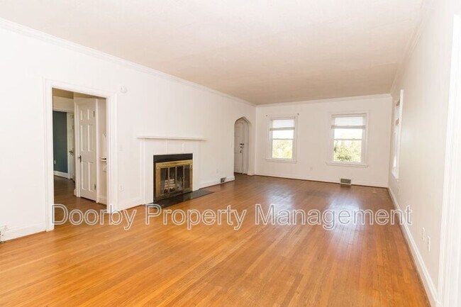 Foto del edificio - 408 Frazier Dr