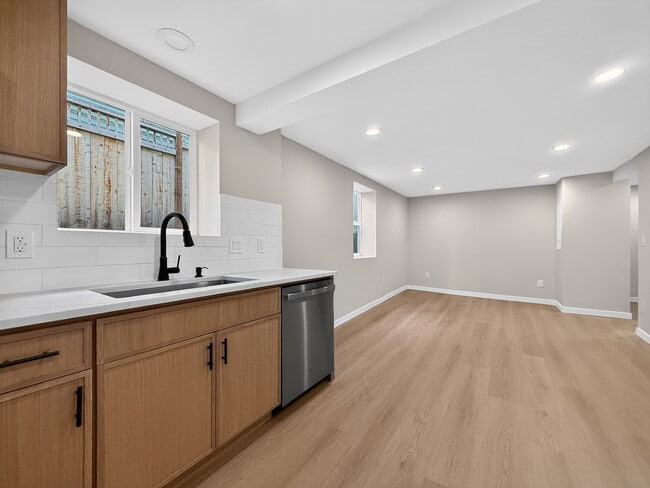 Foto del edificio - 925 N 75th St