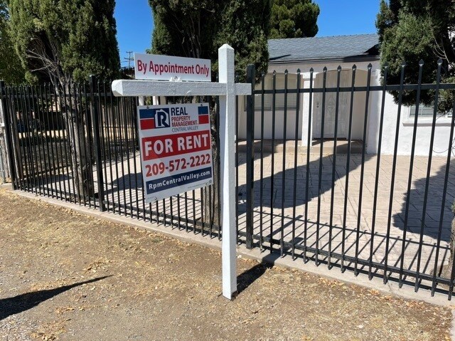 Building Photo - Great Stockton Home 2 bedroom 1 bath Gated